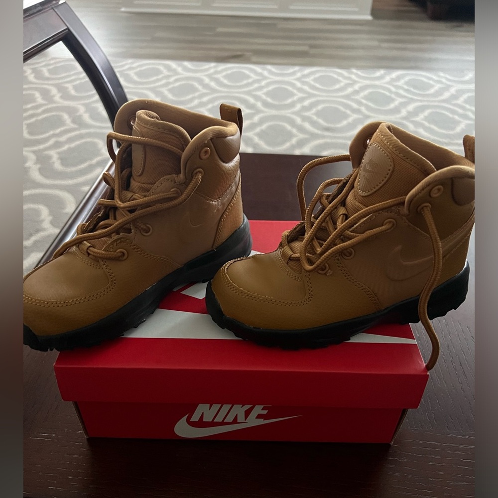 Nike Manoa Boots-Wheat